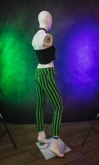 Image 7 of Size Size 8 Green Low Rise Tie Dye Striped Jeans