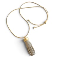 Image 1 of Collier, modèle TASSEL, grand pompon, Or / ecru