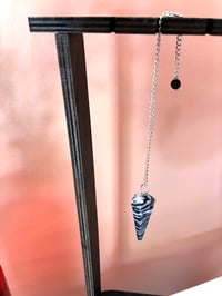 Image 3 of PENDULE HEXAGONAL SARDONYX