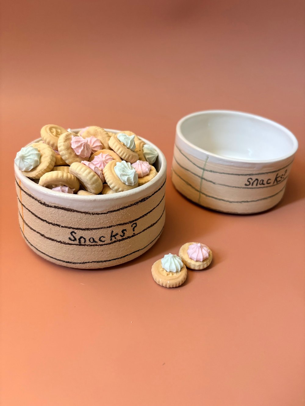 Image of Lined Paper snack bowl
