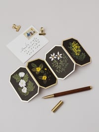 Image 1 of KHAKI FLORAL CONCERTINA BOTANICAL DIE CUT MINI CARD 