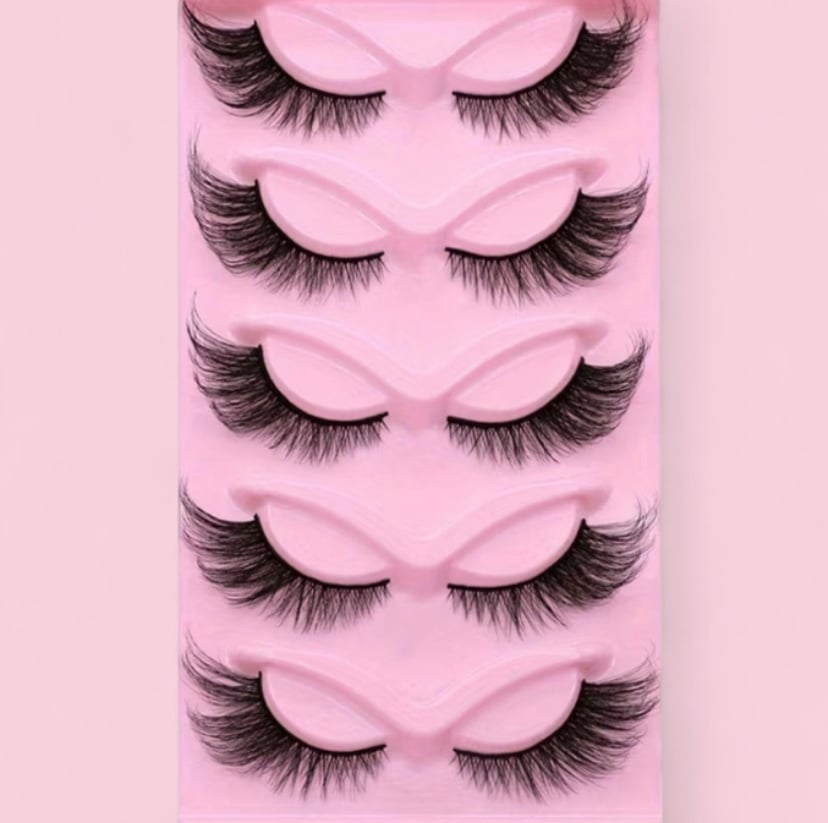 Image of Long cat eye eyelashes 