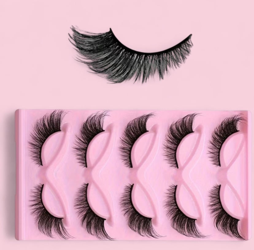 Image of Long cat eye eyelashes 