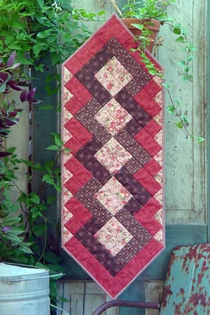 Image of Fat Quarter Table Runner III - Pattern Q112 PAPER pattern