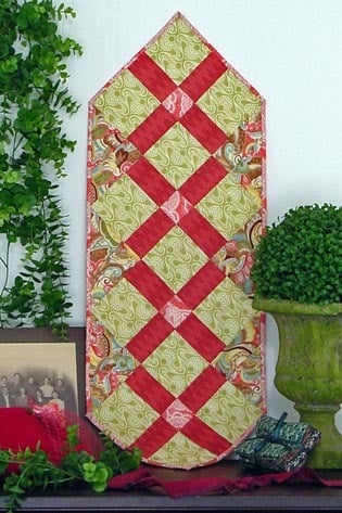 Image of Fat Quarter Table Runner V - Pattern Q114 PAPER pattern