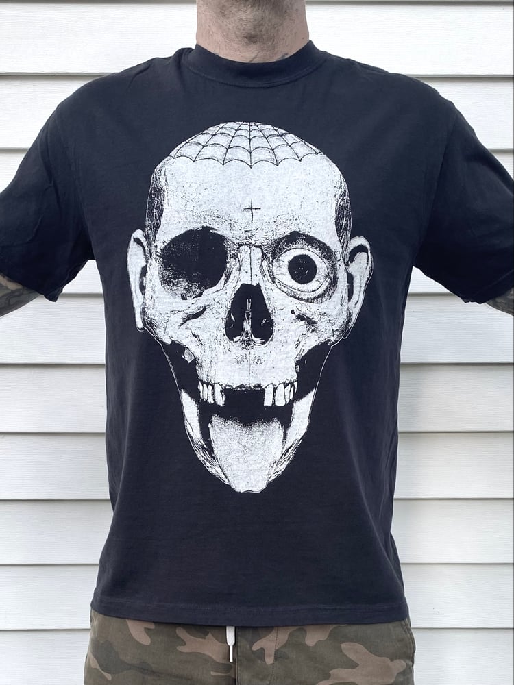 Image of laughing skull tee
