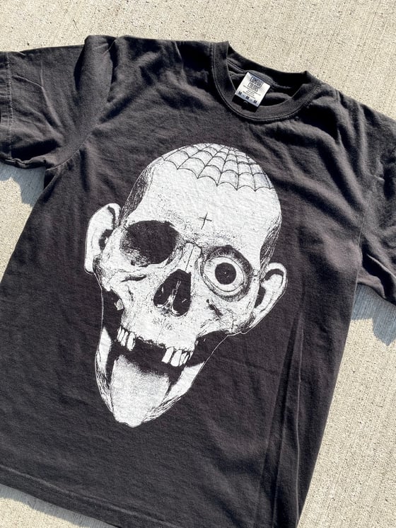 Image of laughing skull tee