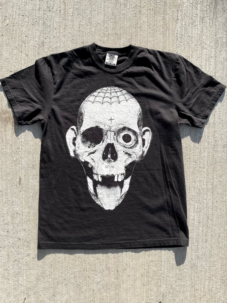 Image of laughing skull tee