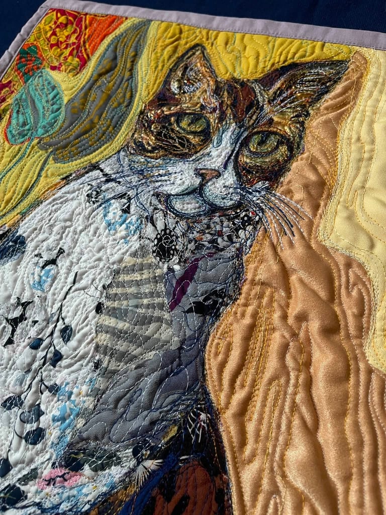 An Important Character – Original Cat Art Quilt, Colorful Pet Portrait, 58.5x37.5cm Image 3