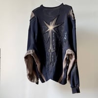 Image 5 of sweatshirt 1of1 (2) L