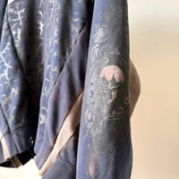 Image 4 of sweatshirt 1of1 (2) L