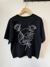 Image 2 of Roses and skull -black crop top T