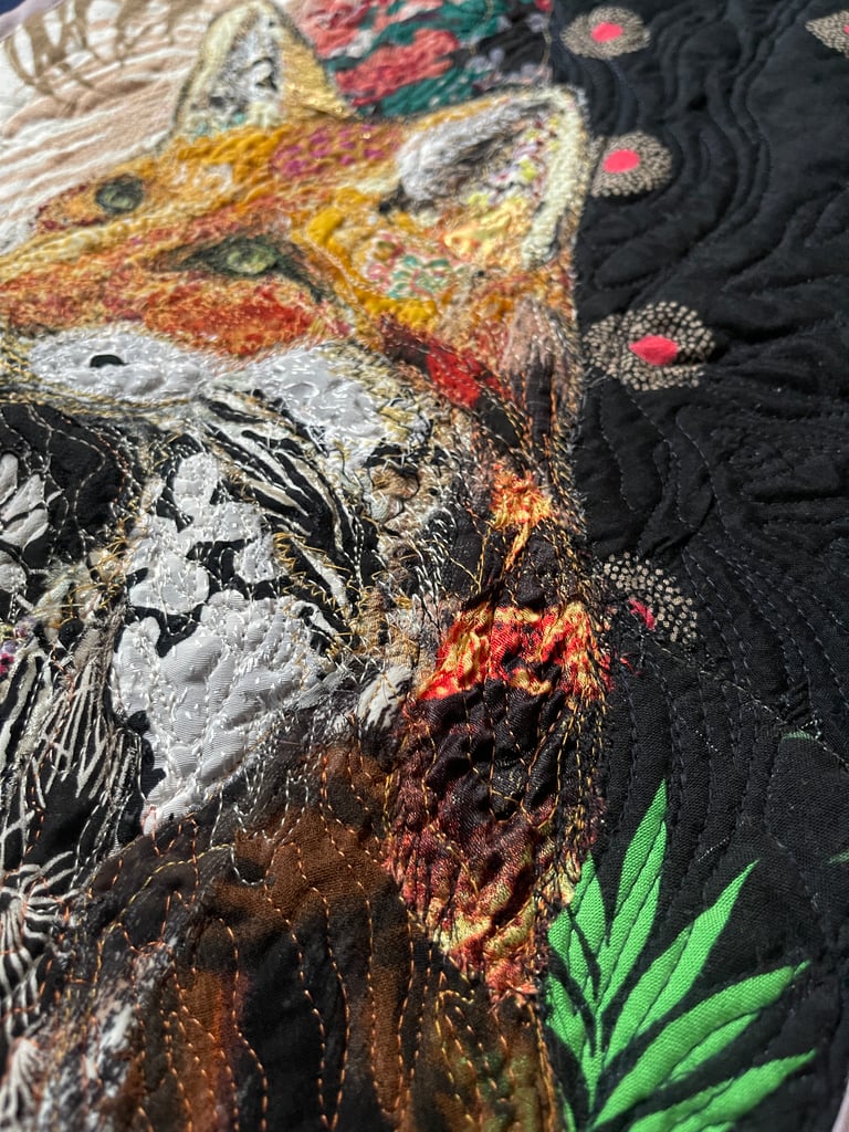 Among the Leaves and Shadows - Original Fox Art Quilt, Forest Animal Decor, 41.5x34cm Image 10