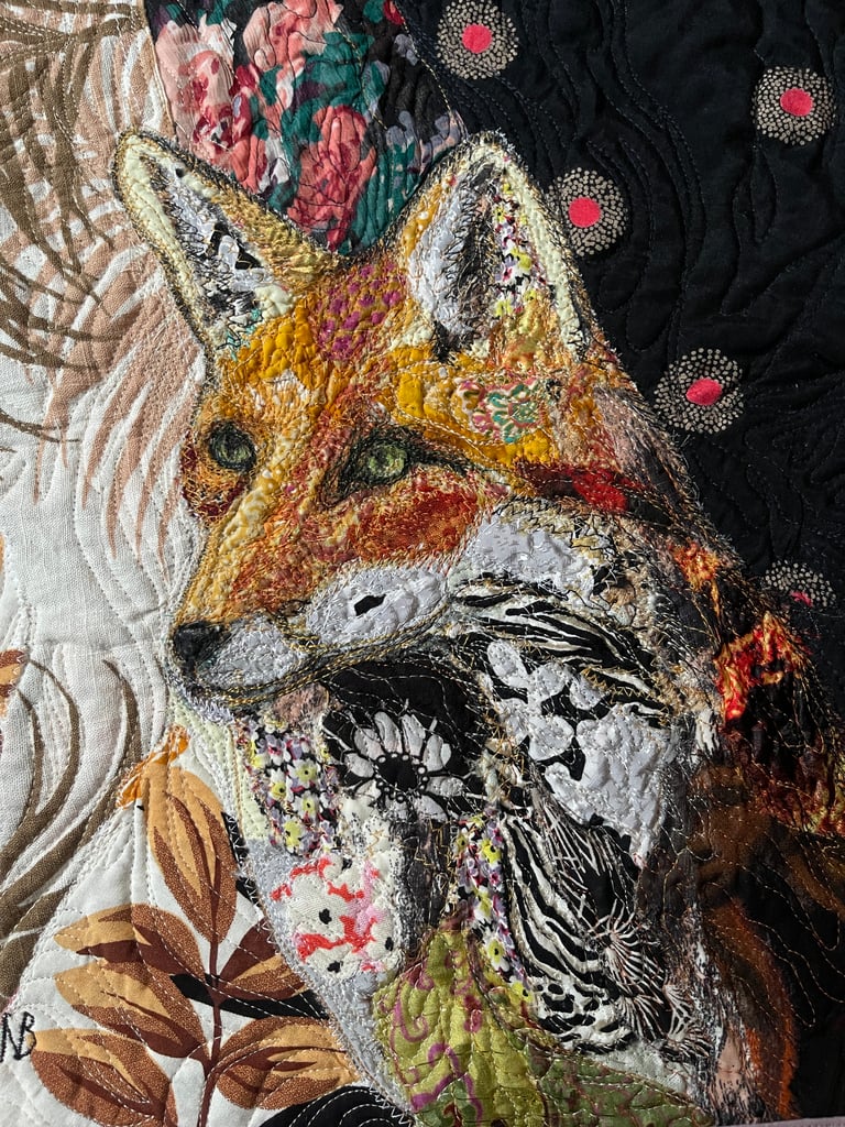 Among the Leaves and Shadows - Original Fox Art Quilt, Forest Animal Decor, 41.5x34cm Image 12