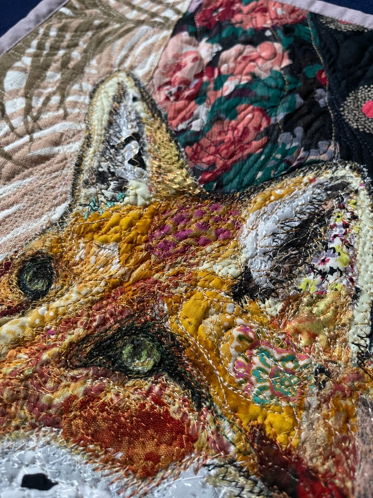 Among the Leaves and Shadows - Original Fox Art Quilt, Forest Animal Decor, 41.5x34cm Image 13