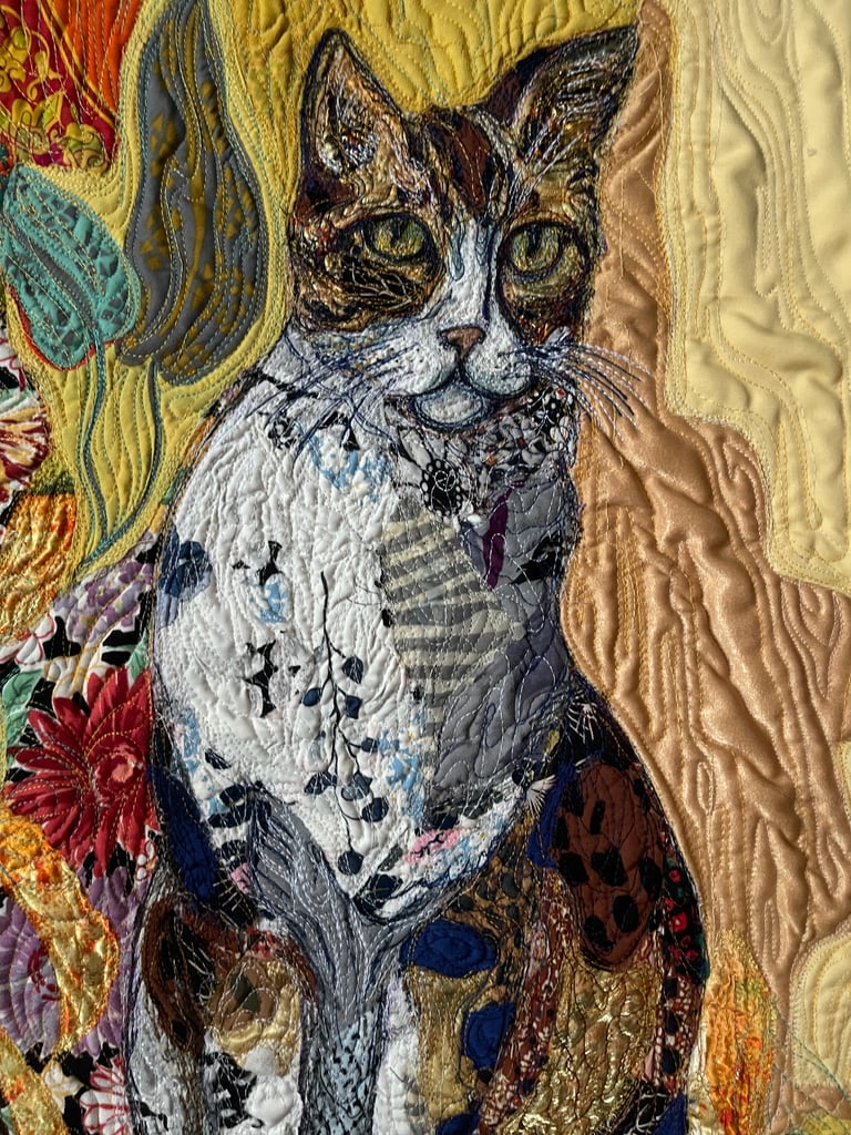 An Important Character – Original Cat Art Quilt, Colorful Pet Portrait, 58.5x37.5cm Image 17