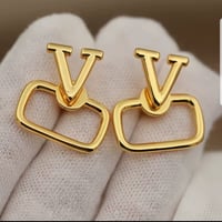 V Note Studs