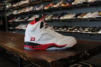 Image 1 of AIR JORDAN V (5) RETRO "FIRE RED" (2025)