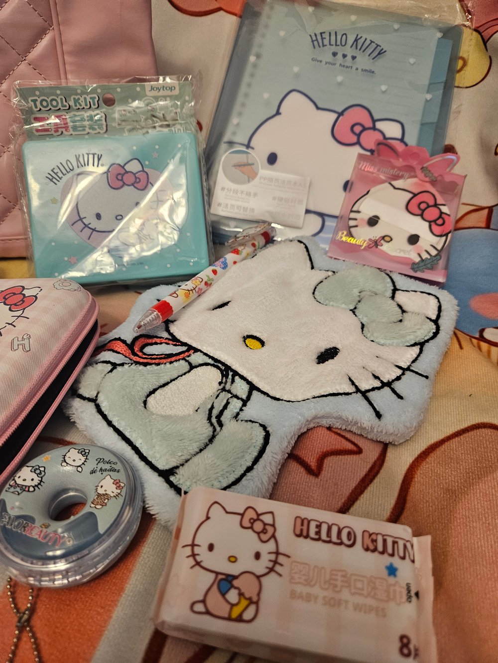 Image of Hello Kitty Pink Leather Bag Bundle 