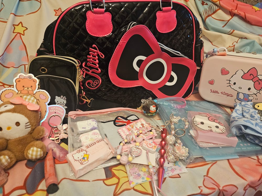 Image of Hello Kitty Black&Hot Pink Travel Bag Bundle 