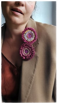 Image 12 of Spilla floreale artigianale in pelle - SPILLANA - Fucsia Intensi