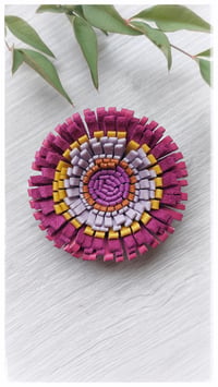 Image 6 of Spilla floreale artigianale in pelle - SPILLANA - Fucsia Intensi