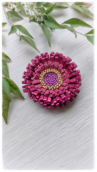 Image 2 of Spilla floreale artigianale in pelle - SPILLANA - Fucsia Intensi