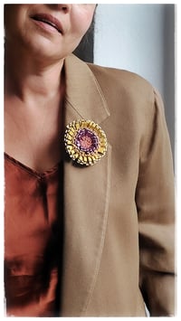 Image 4 of Spilla floreale artigianale in pelle - SPILLANA - Giallo e viola