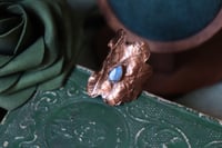 Image 2 of Anello con vera foglia di quercia elettroformata in rame e patina ossidata con labradorite tg. 18