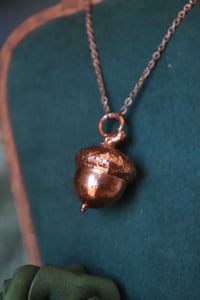 Image 3 of Collana con vera ghianda elettroformata in rame con finitura lucida