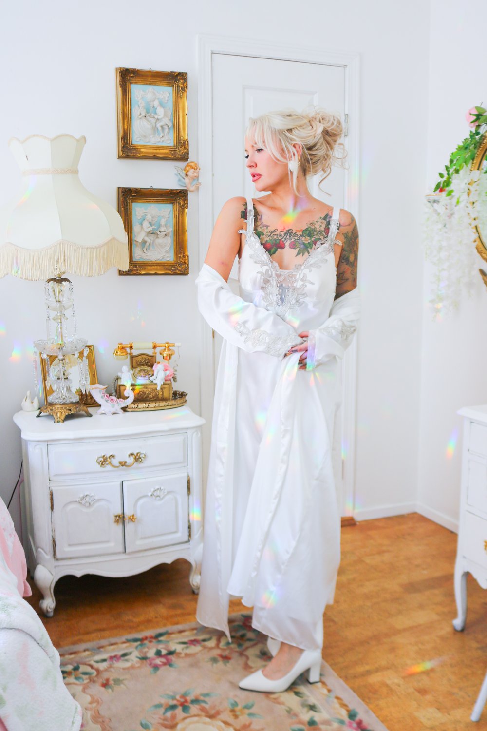 Modern Flora Angelic Two Piece Robe and Nightgown Set (Medium)