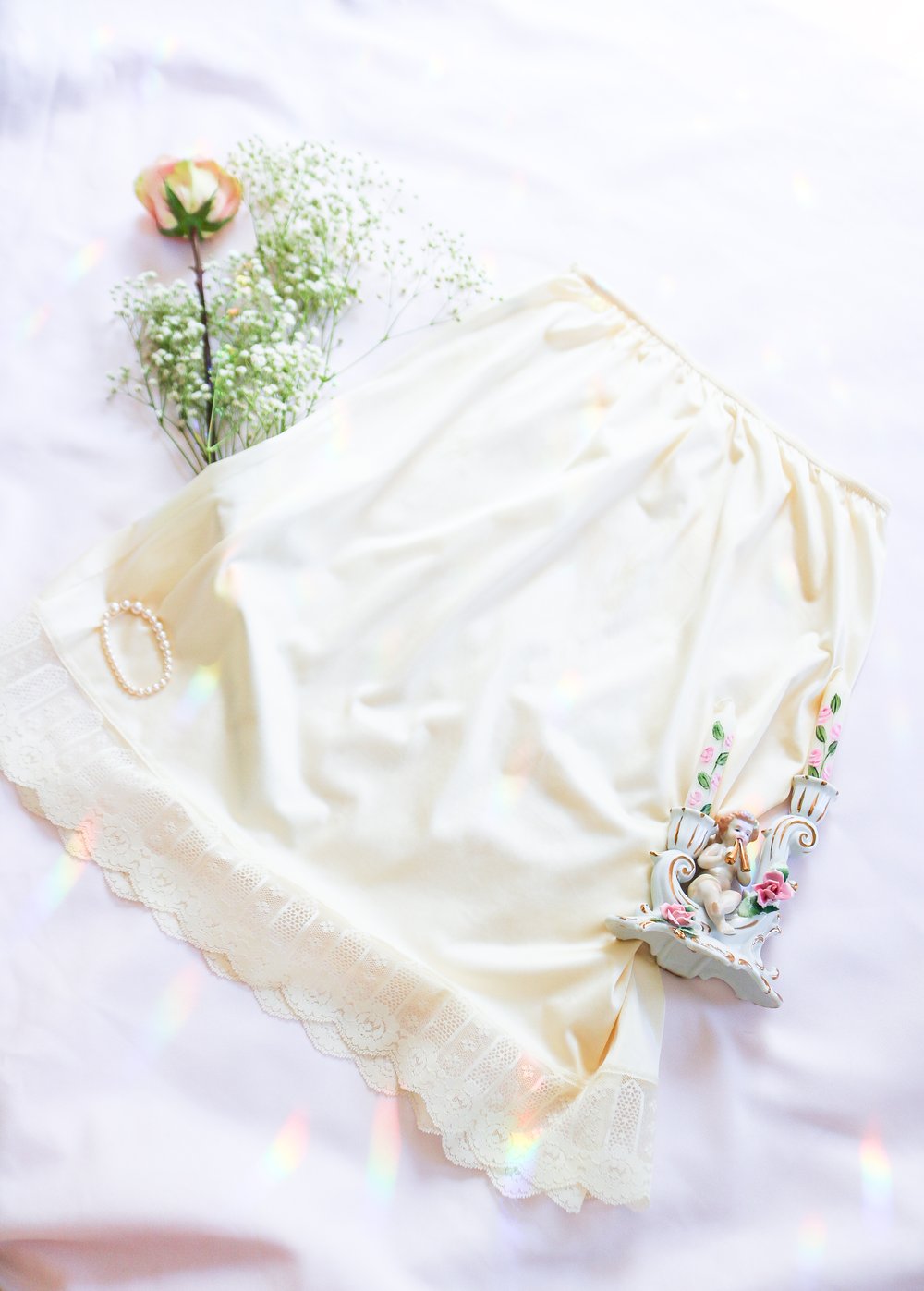 Vintage 1960s Sliperfection Ivory Half Slip with Thick Lace Details (1X)