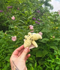 Image 1 of Mini Banana Ray Keychain 🍌 