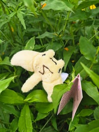 Image 2 of Mini Banana Ray Keychain 🍌 