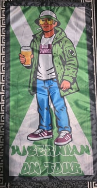 **HALF PRICE**Hibs, Hibernian On Tour 1x0.5m Football/Ultras Flag.