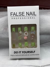 Image 2 of Garden Party Press-On Nails 🌷💚