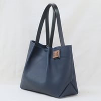 Image 4 of Pinch Tote small in navy