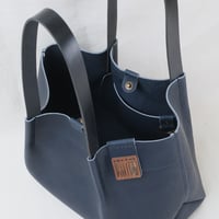 Image 6 of Pinch Tote small in navy
