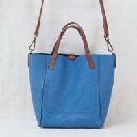 Image 3 of 3-Panel Two-way Tote in pebbled happy blue