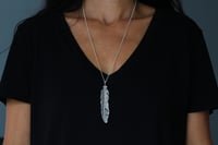 Image 2 of Collar Pluma