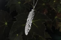 Image 1 of Collar Pluma