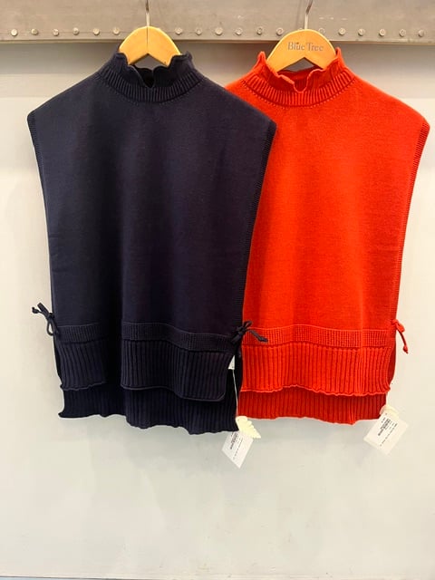 Antipast F/W'26 Knitted Vests - Image 1 of 3