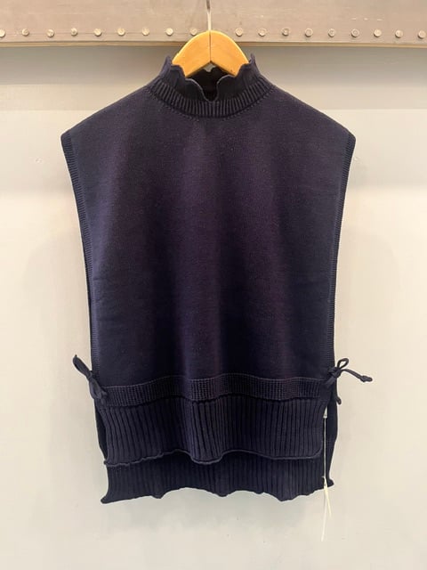 Antipast F/W'26 Knitted Vests - Image 2 of 3