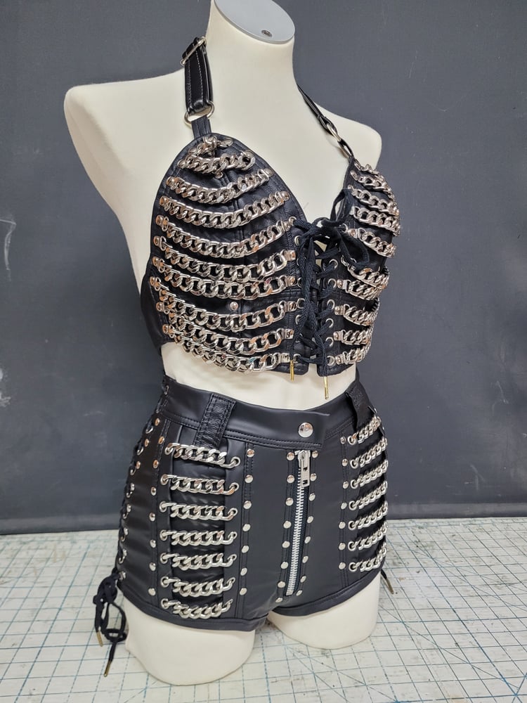 Image of CHAIN QUEEN HALTERNECK TOP