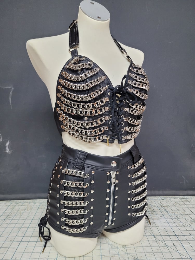 Image of CHAIN QUEEN HALTERNECK TOP