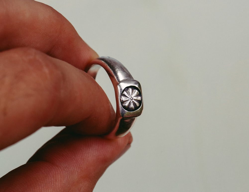 Image of Round Motif Ring