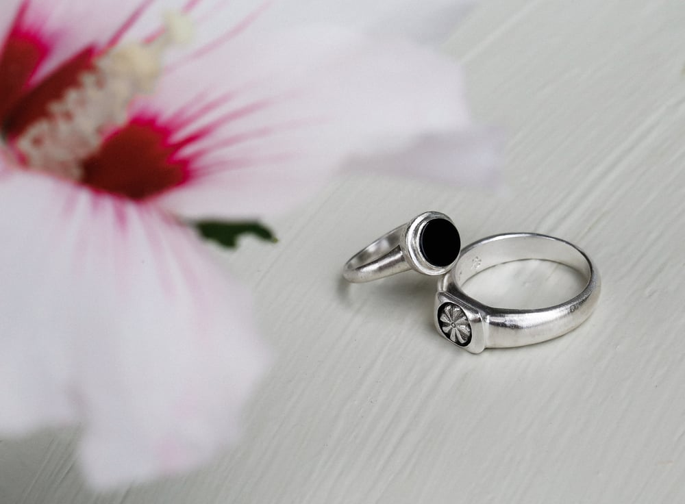 Image of Round Motif Ring