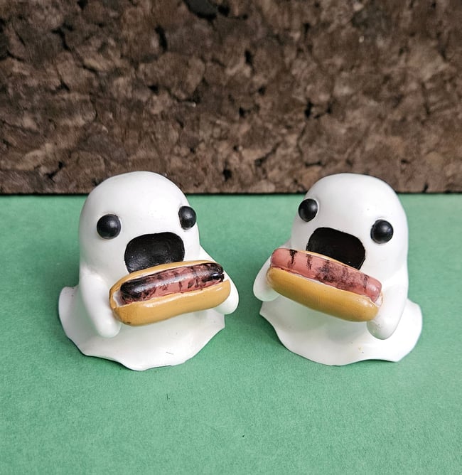 Summer snacker ghosts