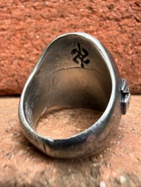 Image 5 of WL&A Handmade Heavy Sterling Black Jack Minty Green Ribbon Thunderbird Oval Signet Ring - Size 10