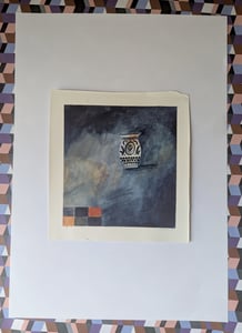 Image of Pot on blue
